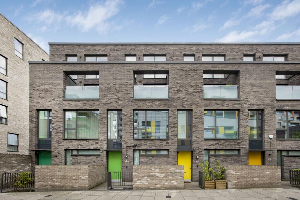 4 chambres Maison à London, United Kingdom No. 14156