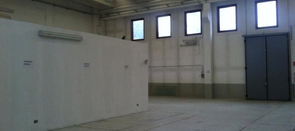 Lagerhaus in Capannori, Italy 1570m², Nr. 62726 2