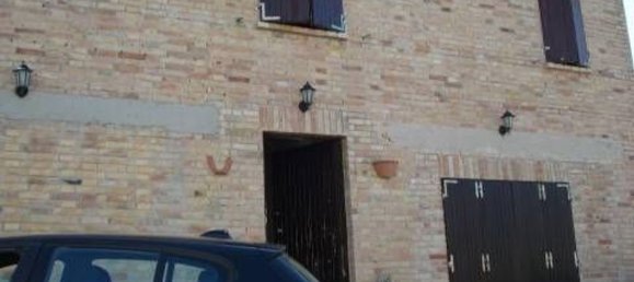 Дом с 6 комнатами в Лоро Пичено, Италия № 164601 11