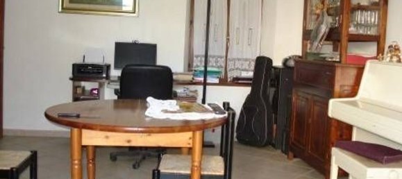 Дом с 6 комнатами в Лоро Пичено, Италия № 164601 5