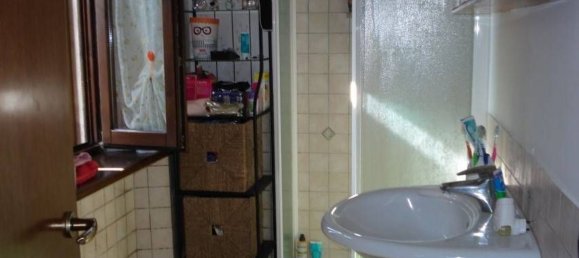 Дом с 6 комнатами в Лоро Пичено, Италия № 164601 10