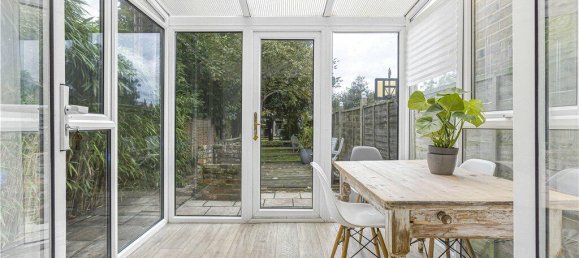 2 bedrooms House in Egham, United Kingdom No. 8639 26