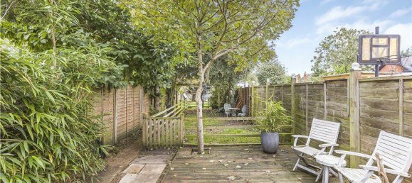 2 bedrooms House in Egham, United Kingdom No. 8639 61