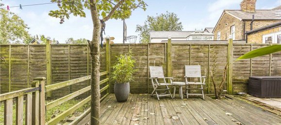 2 bedrooms House in Egham, United Kingdom No. 8639 65