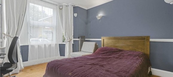 2 bedrooms House in Egham, United Kingdom No. 8639 7