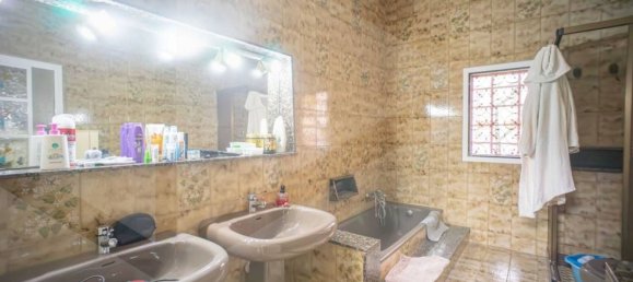 Villa de 8 habitaciónes en Bari, Italy No. 20363 17