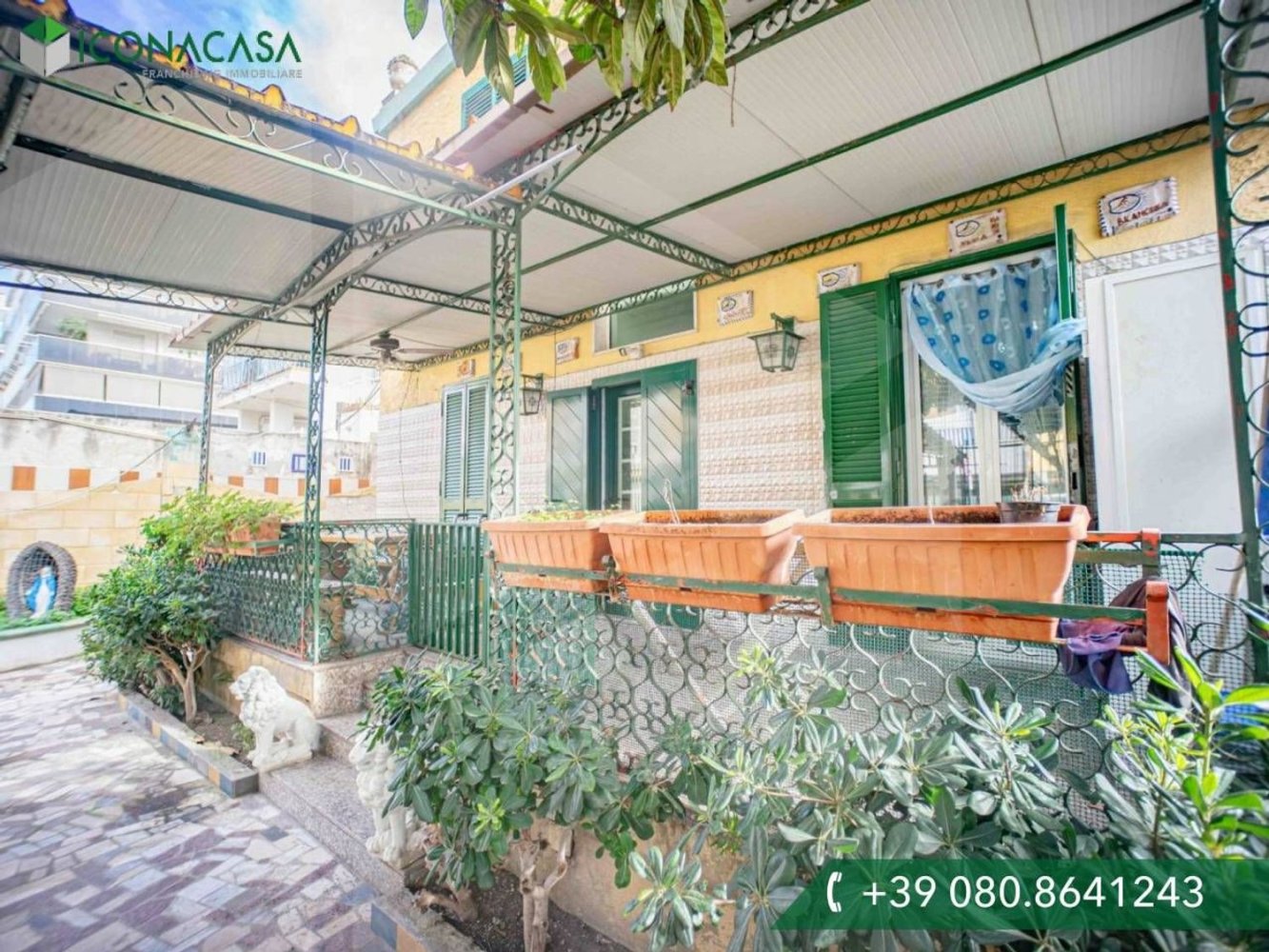 Villa de 8 habitaciónes en Bari, Italy No. 20363