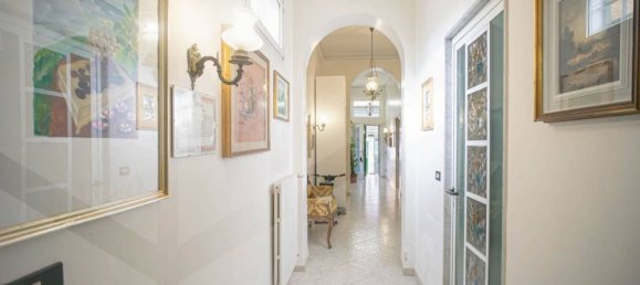 Villa de 8 habitaciónes en Bari, Italy No. 20363 22