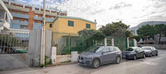 Villa de 8 habitaciónes en Bari, Italy No. 20363 44