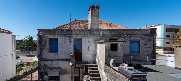 3 chambres Maison à Tavarede, Portugal No. 180371 9