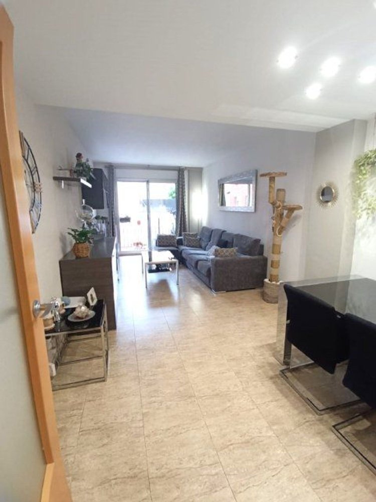 3 غرف نوم شقة في Piera, Spain رقم 204745