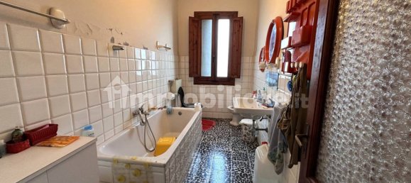 Дом с 4 спальнями в Каленцано, Италия № 79387 33