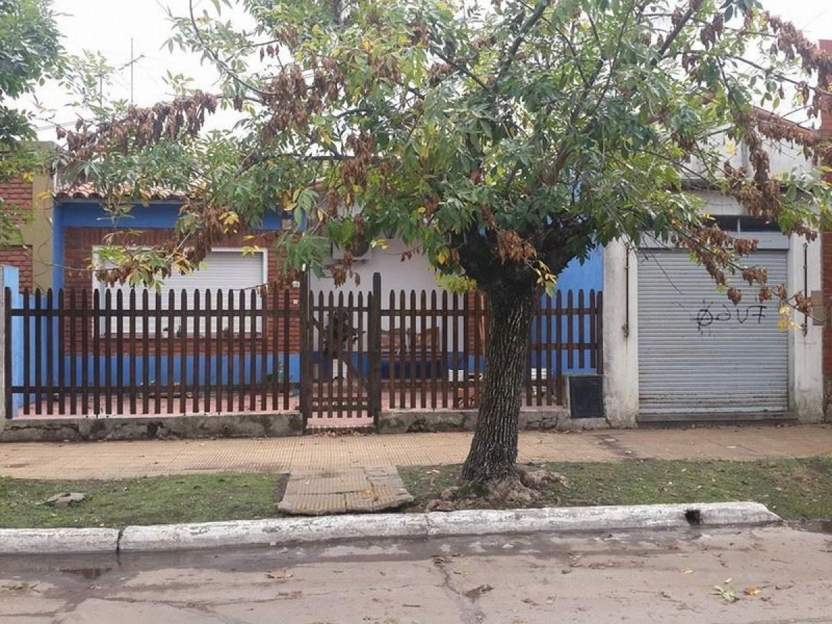 2 bedrooms House in Jose C. Paz, Argentina No. 98880