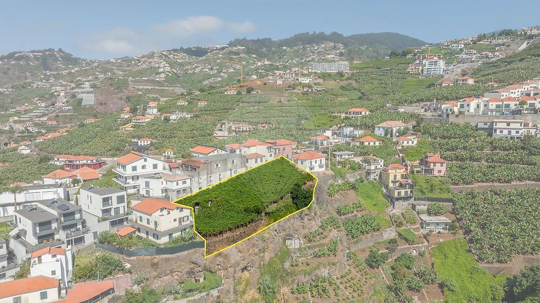  Land in Camara de Lobos, Portugal No. 245747