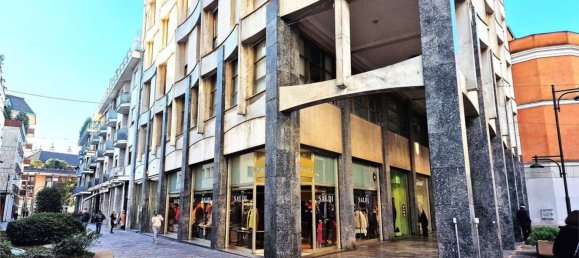 5-Zimmer Wohnung in Busto Arsizio, Italy, Nr. 20953 2