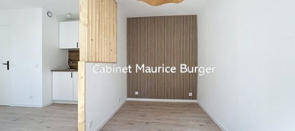 Studio in Pantin, France No. 305931 5