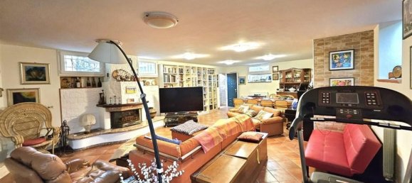 13 rooms Villa in Montignoso, Italy No. 237527 23