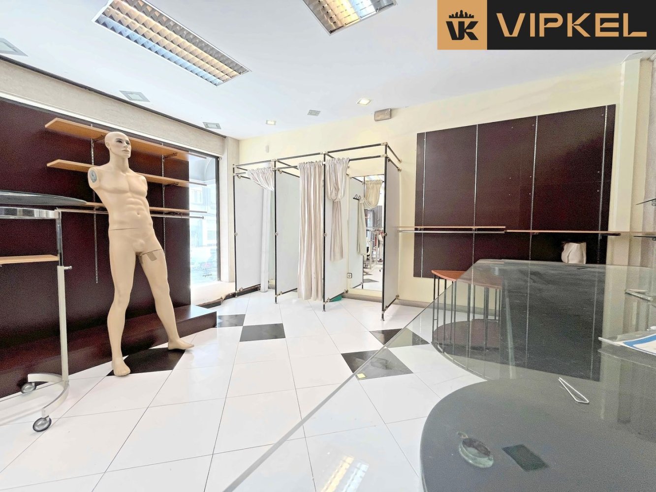 140m² Commercial property in Betanzos, Spain No. 49044