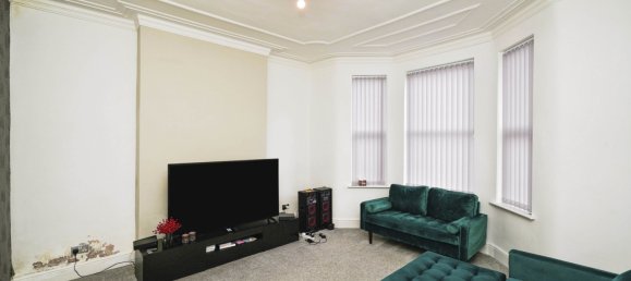 4 bedrooms House in Wallasey, United Kingdom No. 2916 2