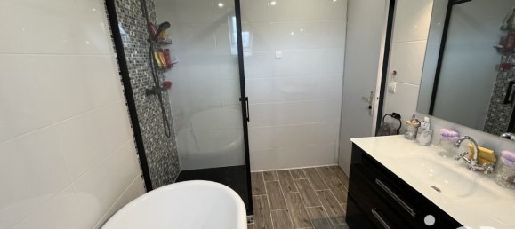 Casa de 3 dormitorios en Joue-les-Tours, France No. 60879 9