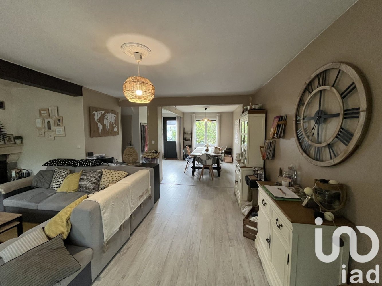 Casa de 3 dormitorios en Joue-les-Tours, France No. 60879