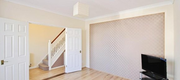 3 bedrooms House in Romford, United Kingdom No. 12451 9