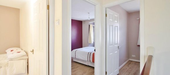 3 bedrooms House in Romford, United Kingdom No. 12451 13