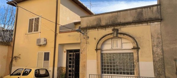 Дуплекс с 7 комнатами в Ното, Италия № 115430 3