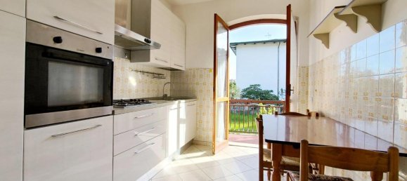 4-salle Appartement à Carrara, Italy No. 71179 13