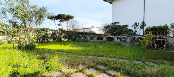 4-salle Appartement à Carrara, Italy No. 71179 26