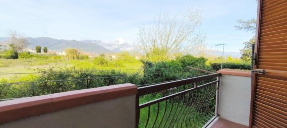 4-salle Appartement à Carrara, Italy No. 71179 21