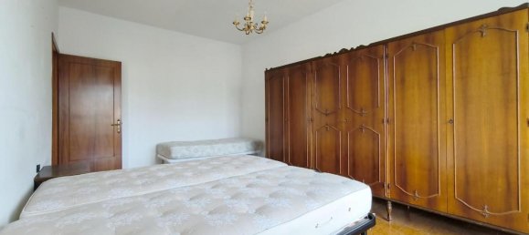 4-salle Appartement à Carrara, Italy No. 71179 19