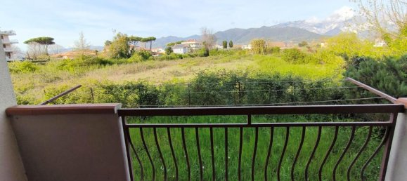 4-salle Appartement à Carrara, Italy No. 71179 20