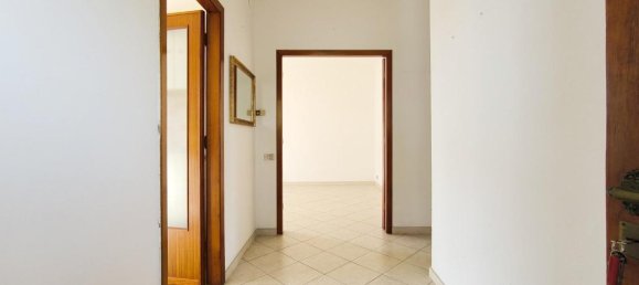 4-salle Appartement à Carrara, Italy No. 71179 15