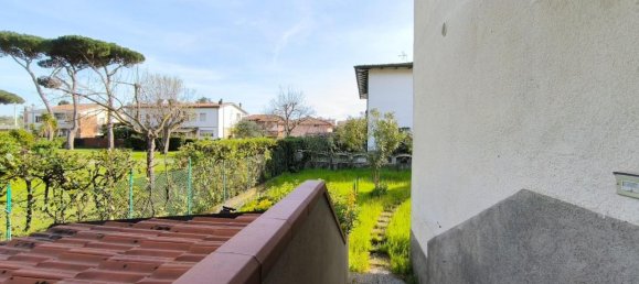 4-salle Appartement à Carrara, Italy No. 71179 25