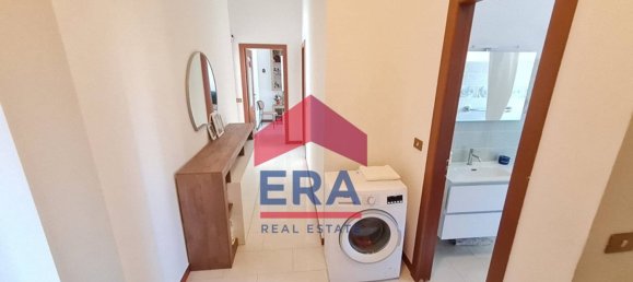 2 bedrooms Apartment in Milan, Italy No. 295133 4