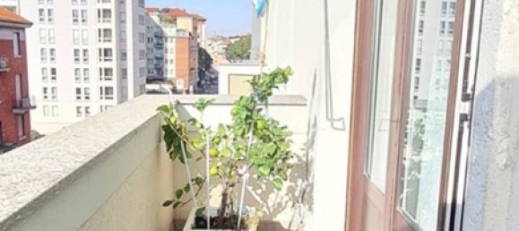 2 bedrooms Apartment in Milan, Italy No. 295133 17