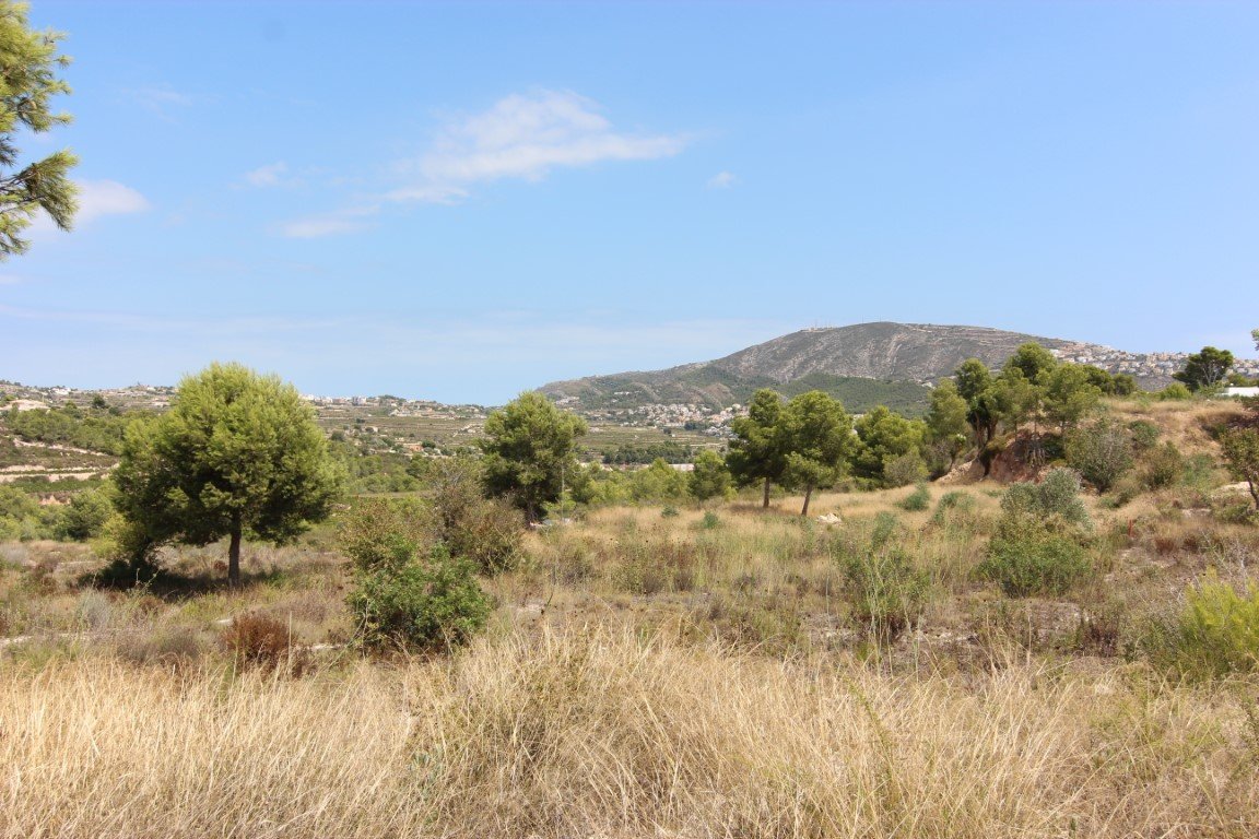  Land in Moraira, Spain No. 8404