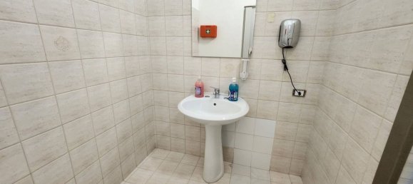 283m² Commercial property in Santa Maria Capua Vetere, Italy No. 80637 2