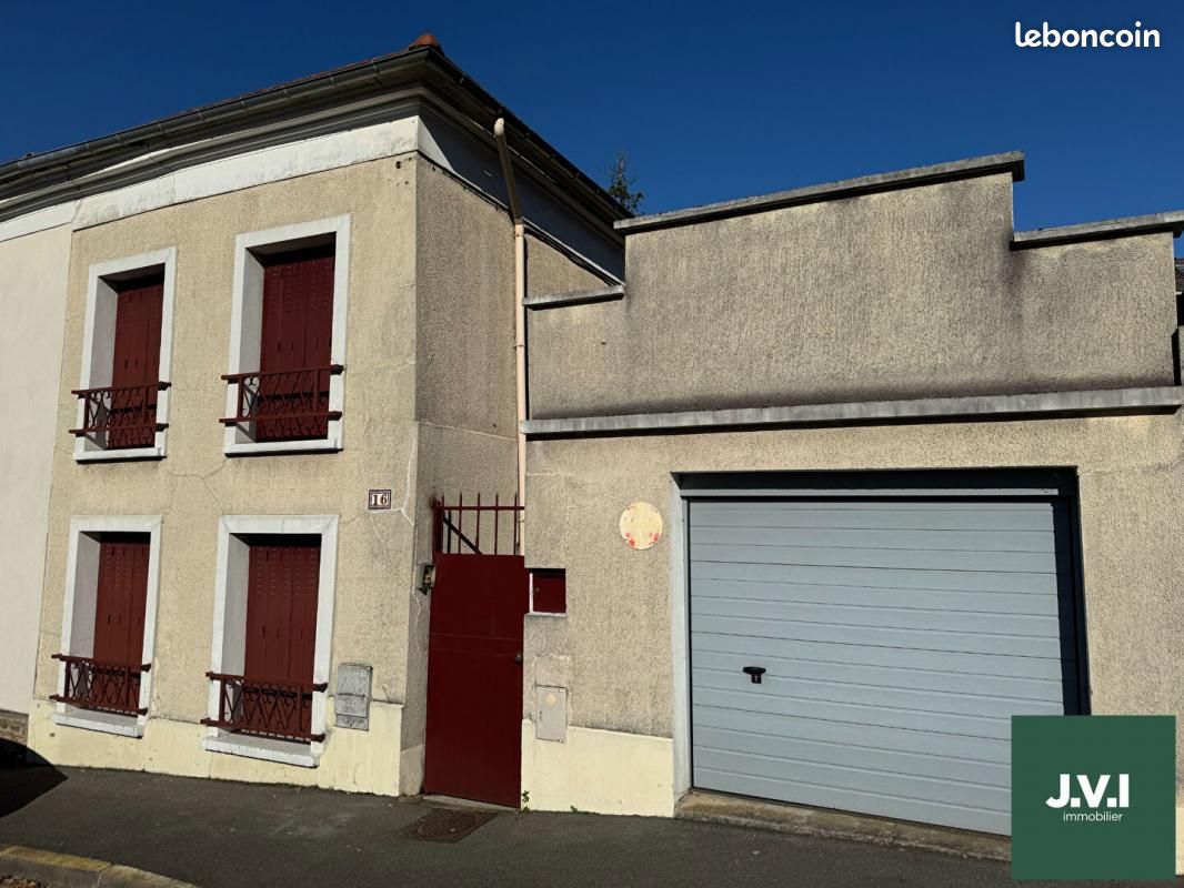 Moradia em banda T3 em Montmorency, France N.º 178553