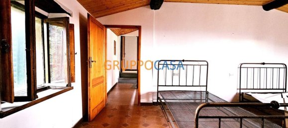 Дом с 4 комнатами в Пеша, Италия № 175258 45