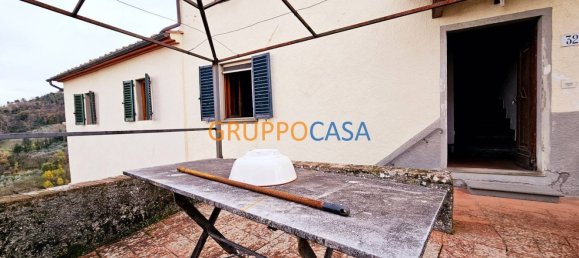 Дом с 4 комнатами в Пеша, Италия № 175258 24