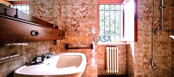 Дом с 4 комнатами в Пеша, Италия № 175258 26