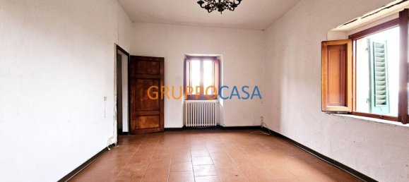 Дом с 4 комнатами в Пеша, Италия № 175258 10