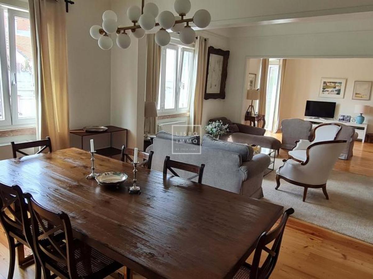 4 bedrooms Apartment in Lisbon, Portugal No. 6045