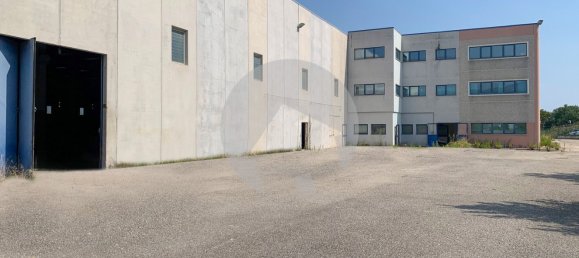 Lagerhaus in Sant'Egidio alla Vibrata, Italy 14600m², Nr. 314036 10
