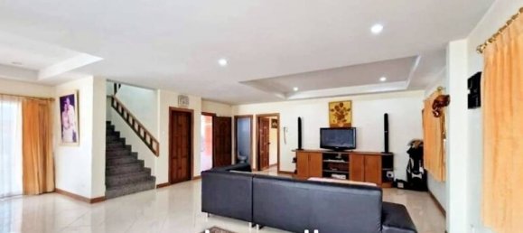 3 bedrooms Villa in Pattaya, Thailand No. 16859 2