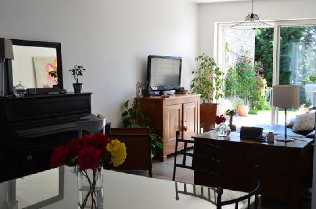 Casa de 4 dormitorios en Reims, France No. 23179