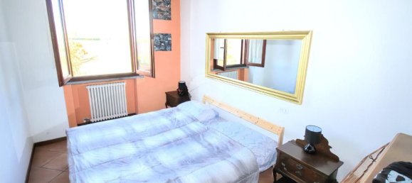 2 rooms Apartment in Parma, Italy No. 25313 2