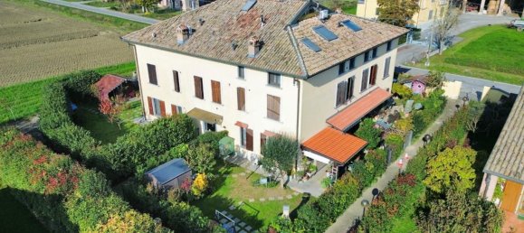 2 rooms Apartment in Parma, Italy No. 25313 10